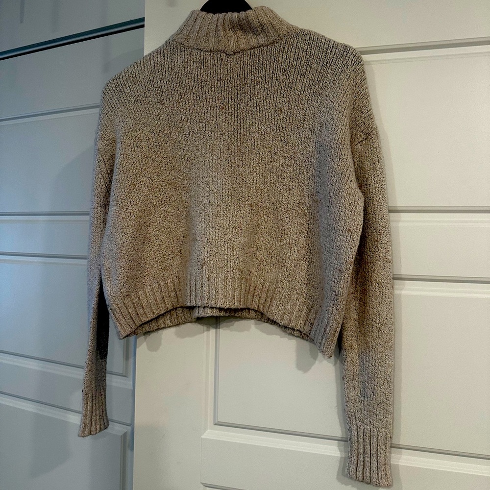Abercrombie & Fitch Cream Turtleneck (xs)